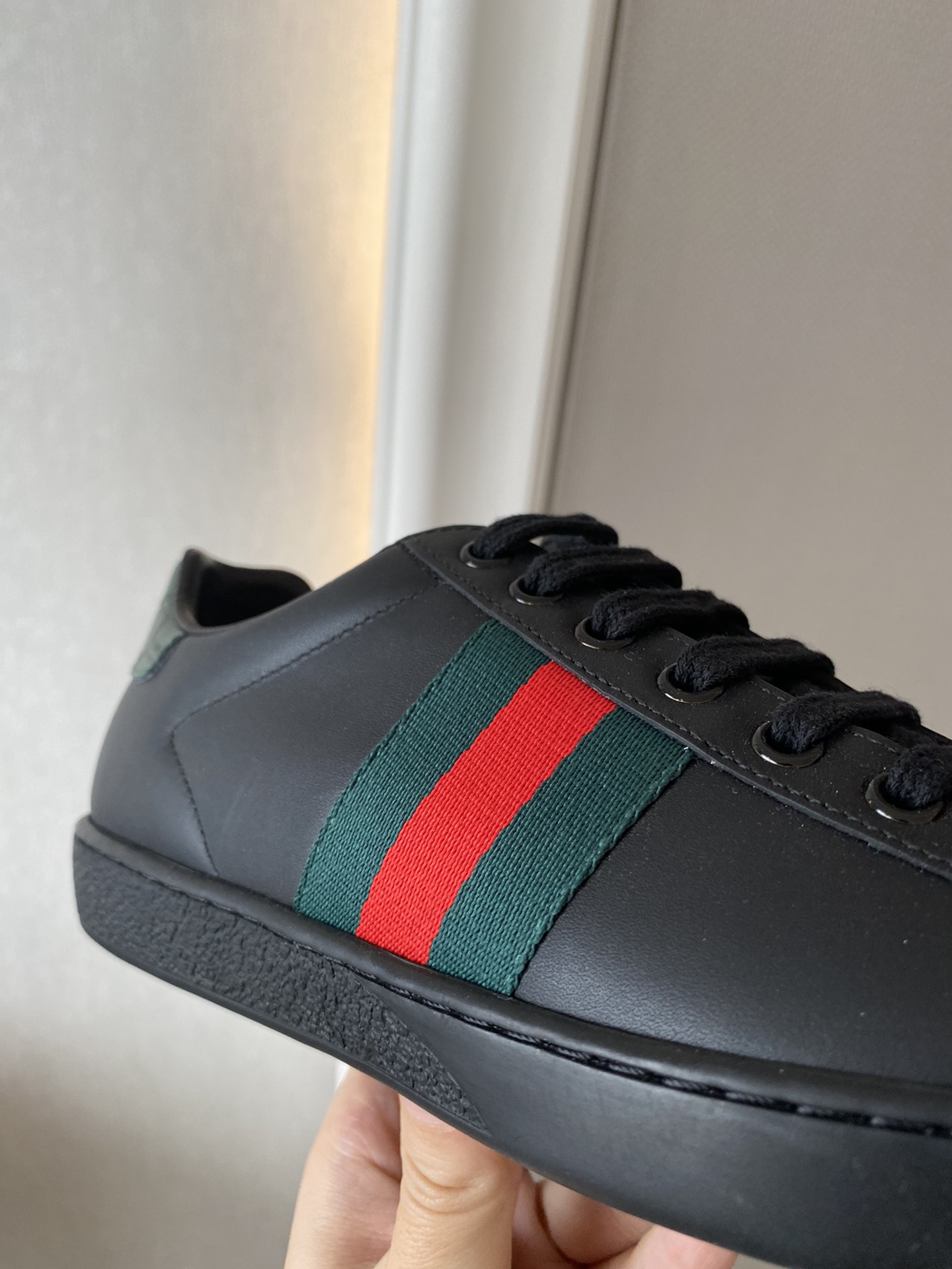 Gucci Women's Ace sneaker with bee sneaker 4 - vstockx