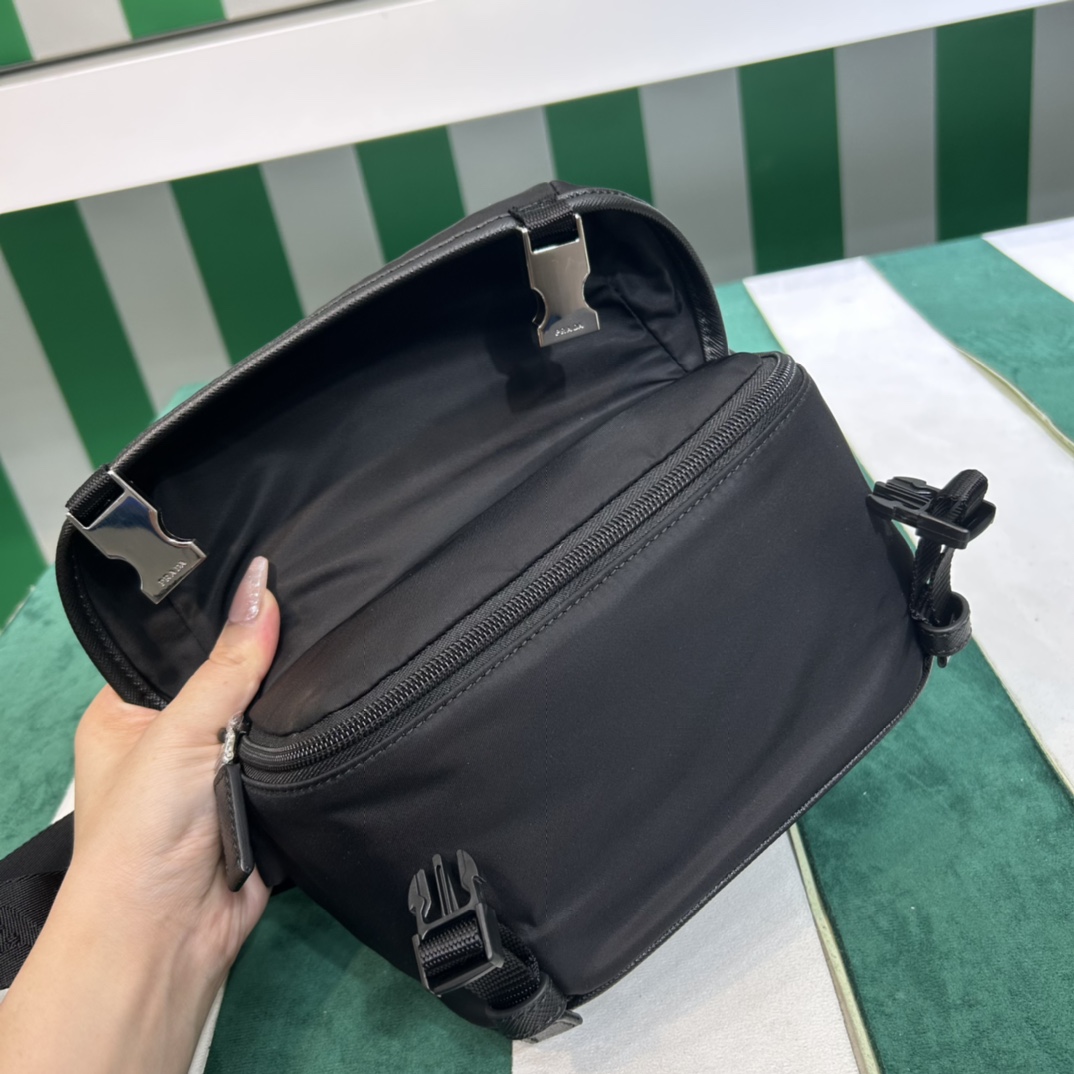 Handbags Prada 2VH171 size:20×13×9 cm - vstockx
