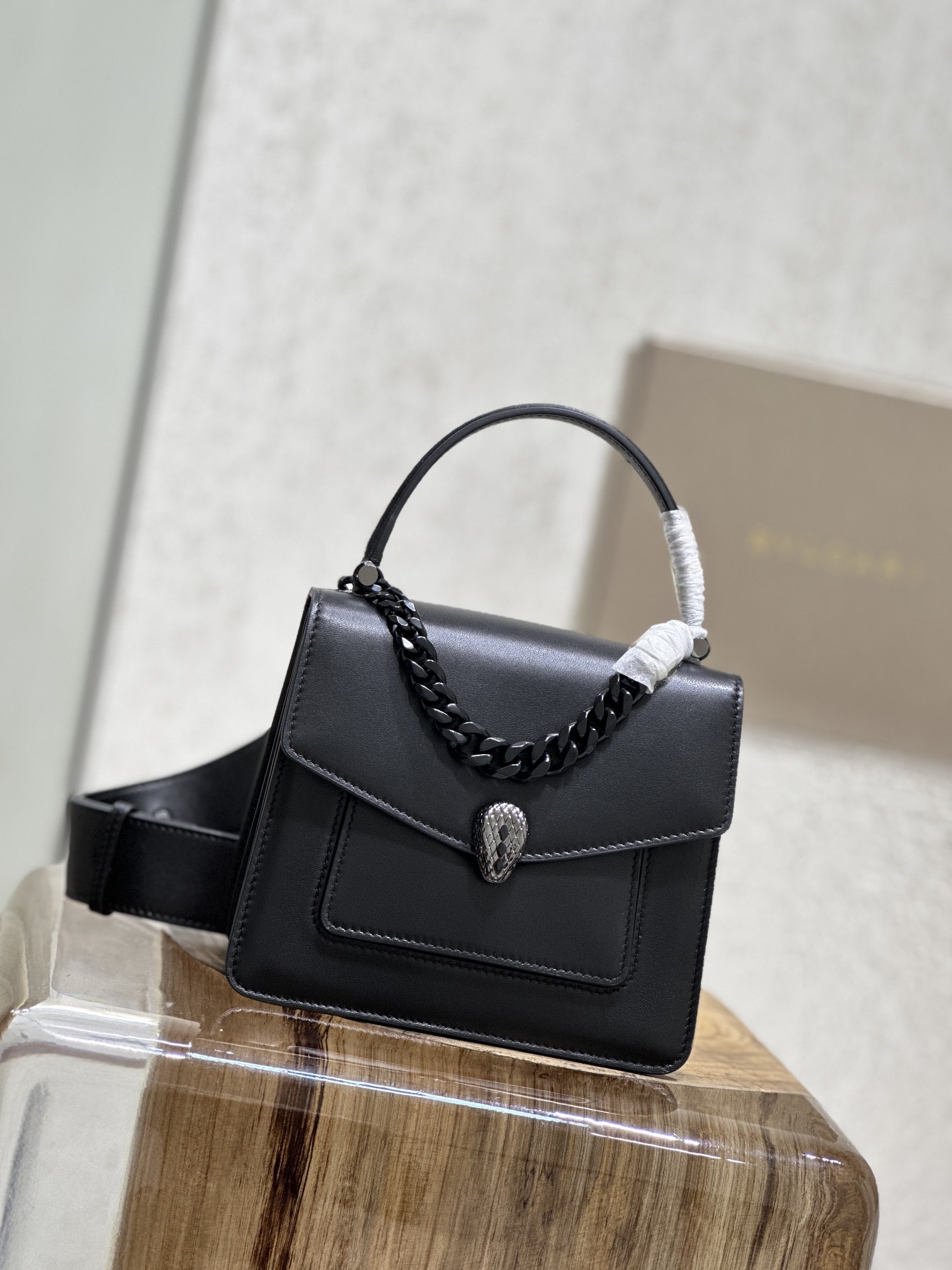 Handbags Bvlgari 290762 size:18*15*9.5 cm - vstockx