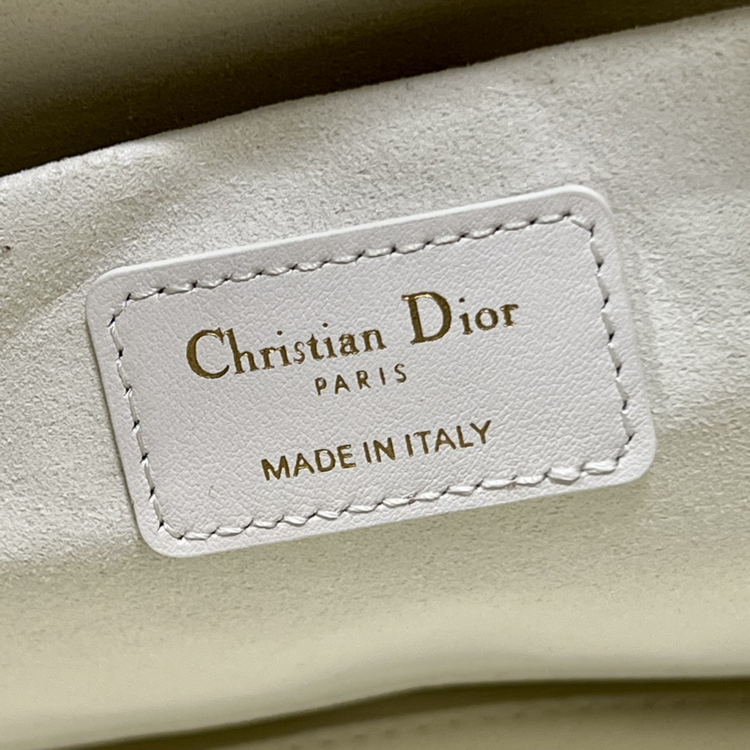 Handbag Dior 1188 size 30  36  15 cm - vstockx