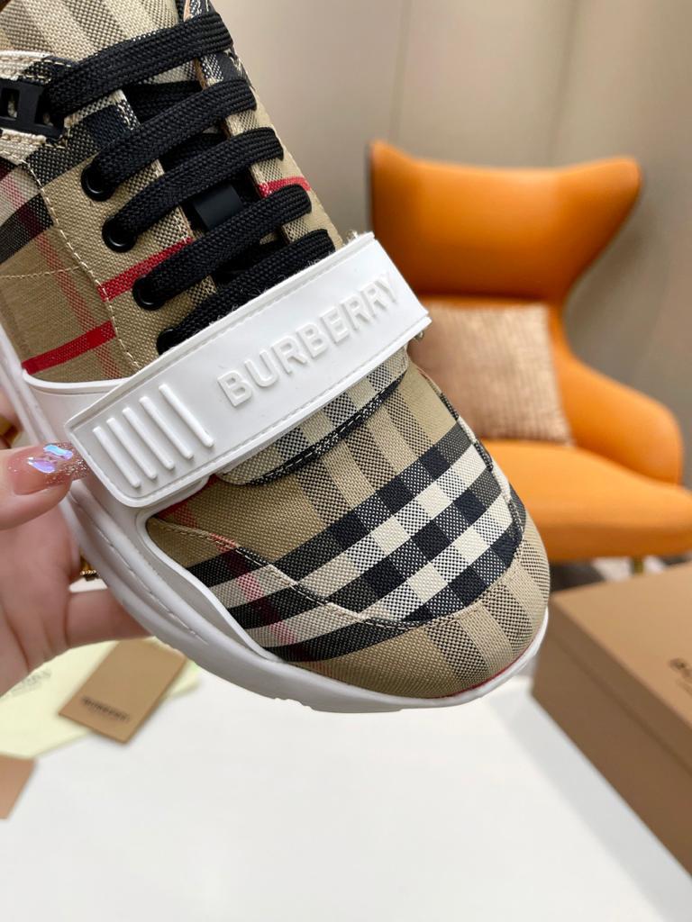 Burberry Regis Archive Beige White - vstockx