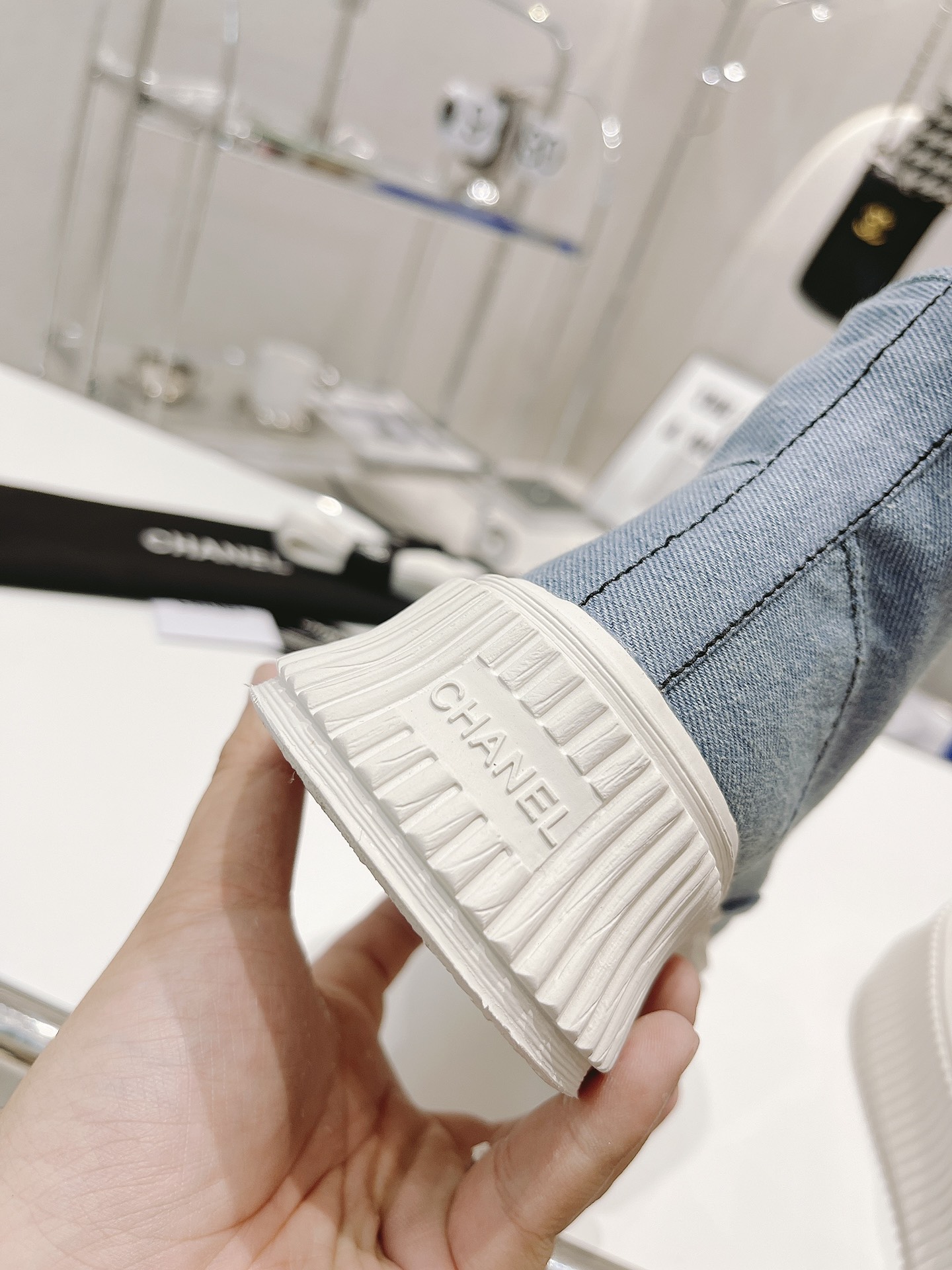 Chanel Platform Sneaker 11 - vstockx