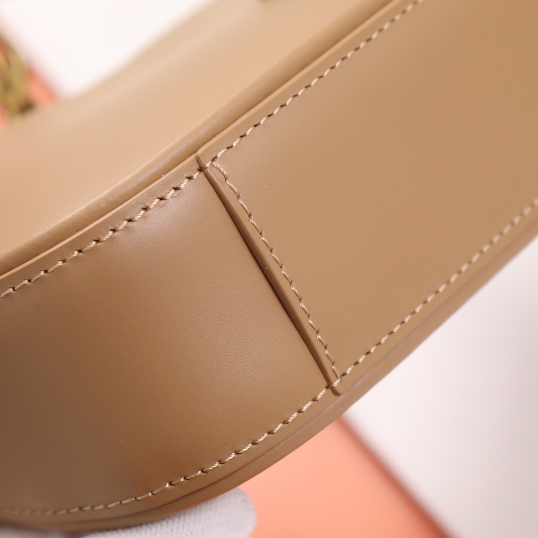 Handbags SAINT LAURENT 710318 size 19X11.5x4.5 cm - vstockx