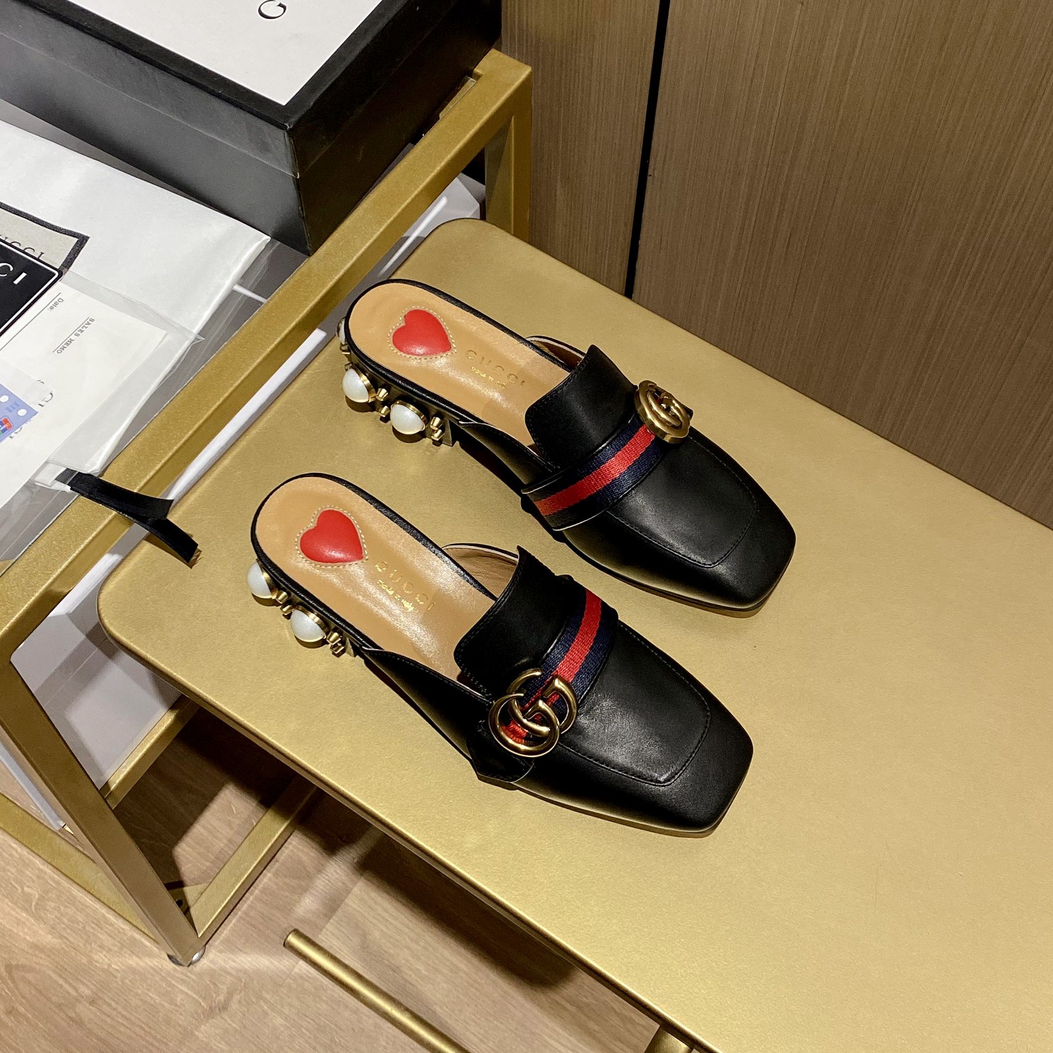 Gucci Leather mid-heel loafer Women 12 - vstockx