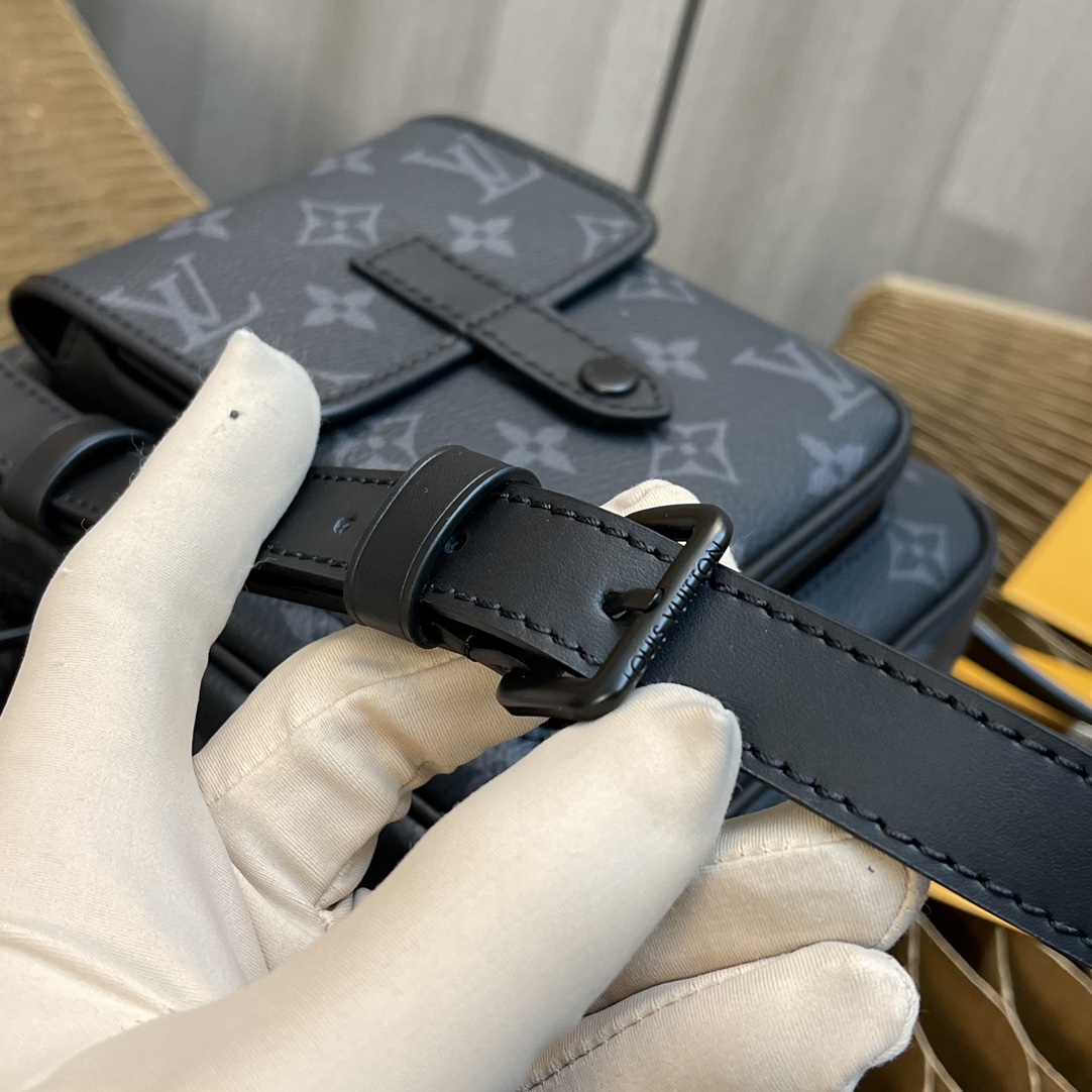 Handbag Louis Vuitton M69404 size 15x17x8 CM - vstockx