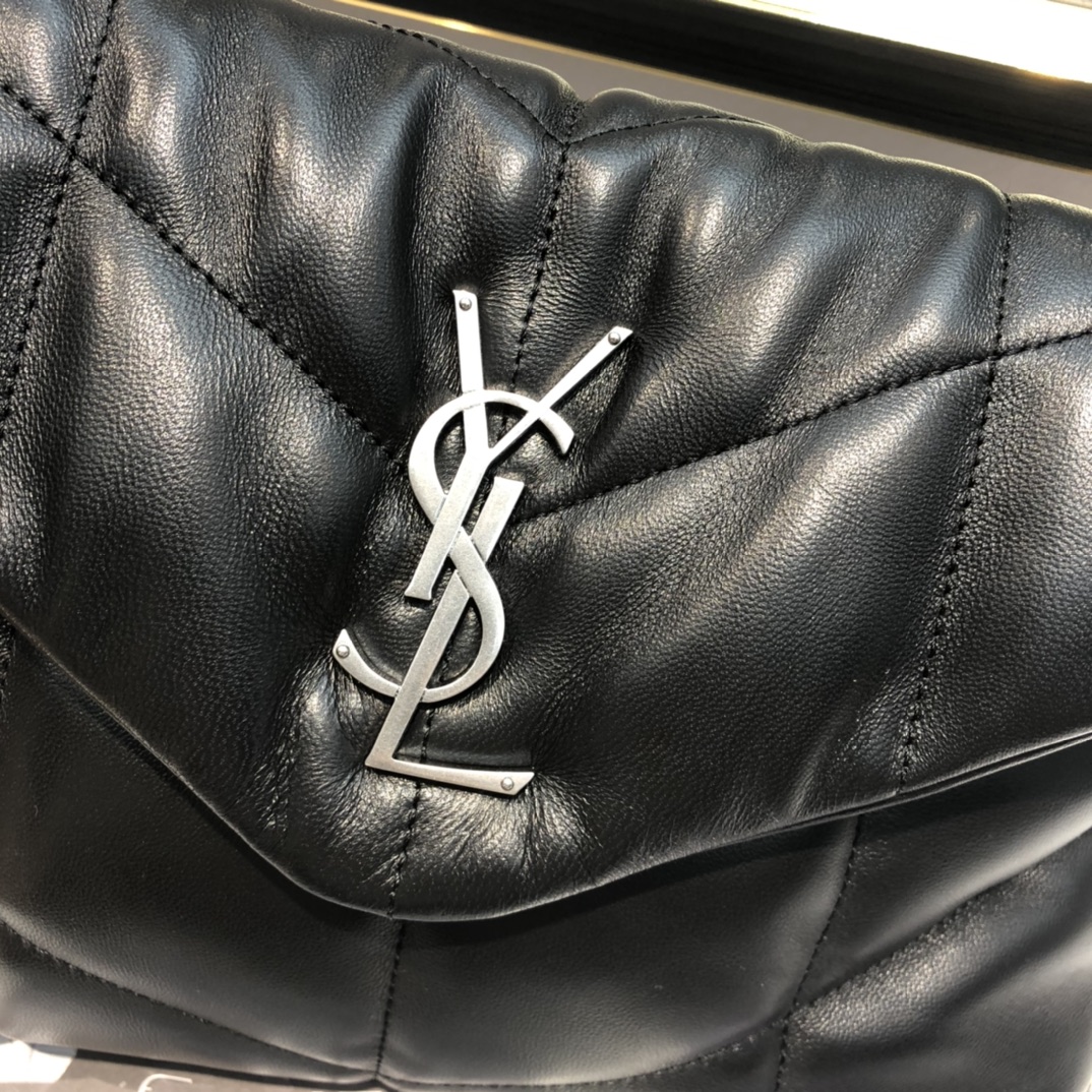 Handbags SAINT LAURENT 577476 size 29x17x11 cm - vstockx