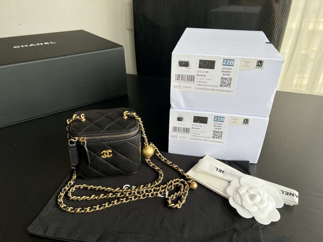 Handbag Chanel AP1447 size 8.5cmx11cmx7 cm - vstockx