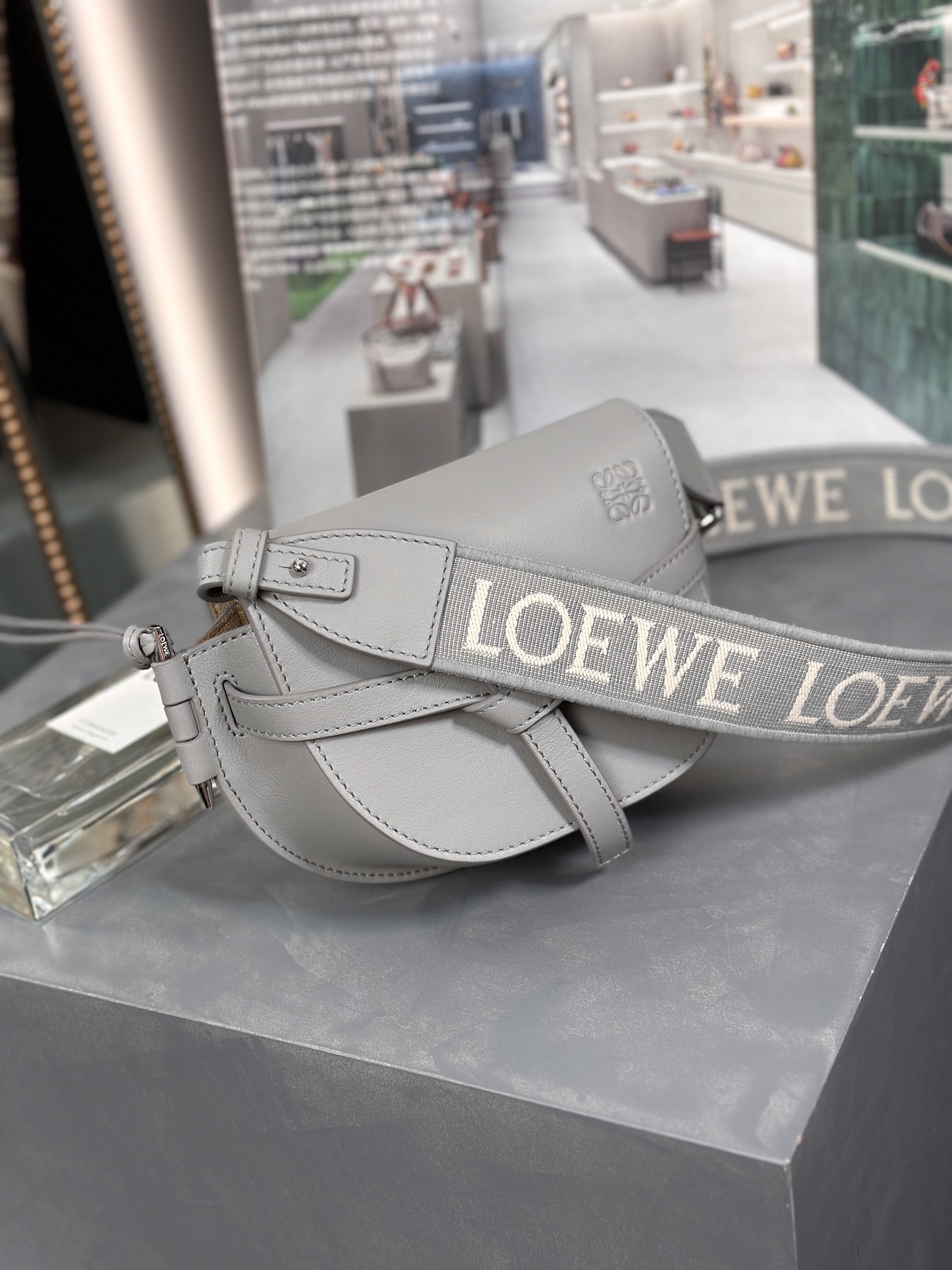 Handbags LOEWE   size:15*12.5*9cm - vstockx
