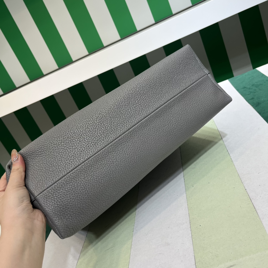 Handbags Prada 2VG109 size:35*14*39 cm - vstockx