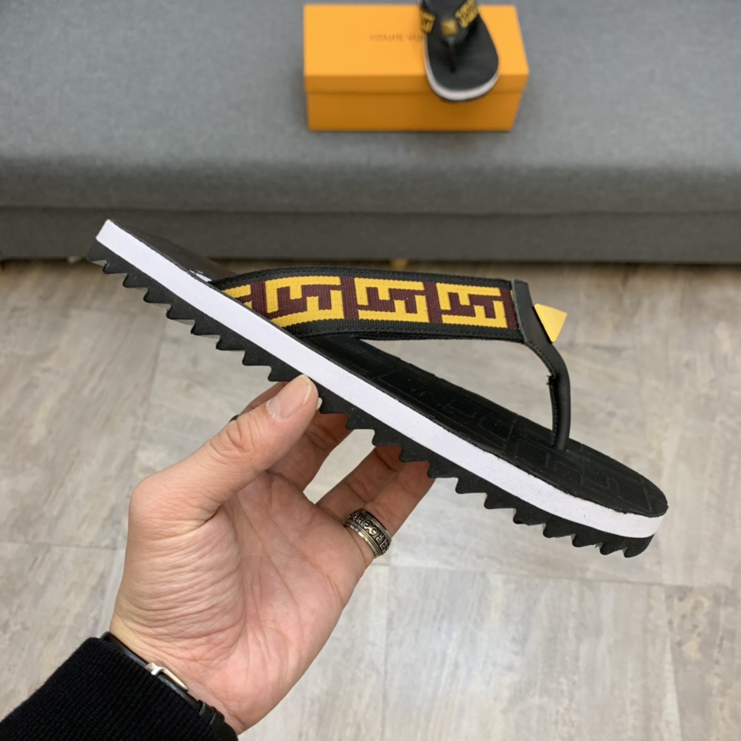 Fendi Slides 25 - vstockx
