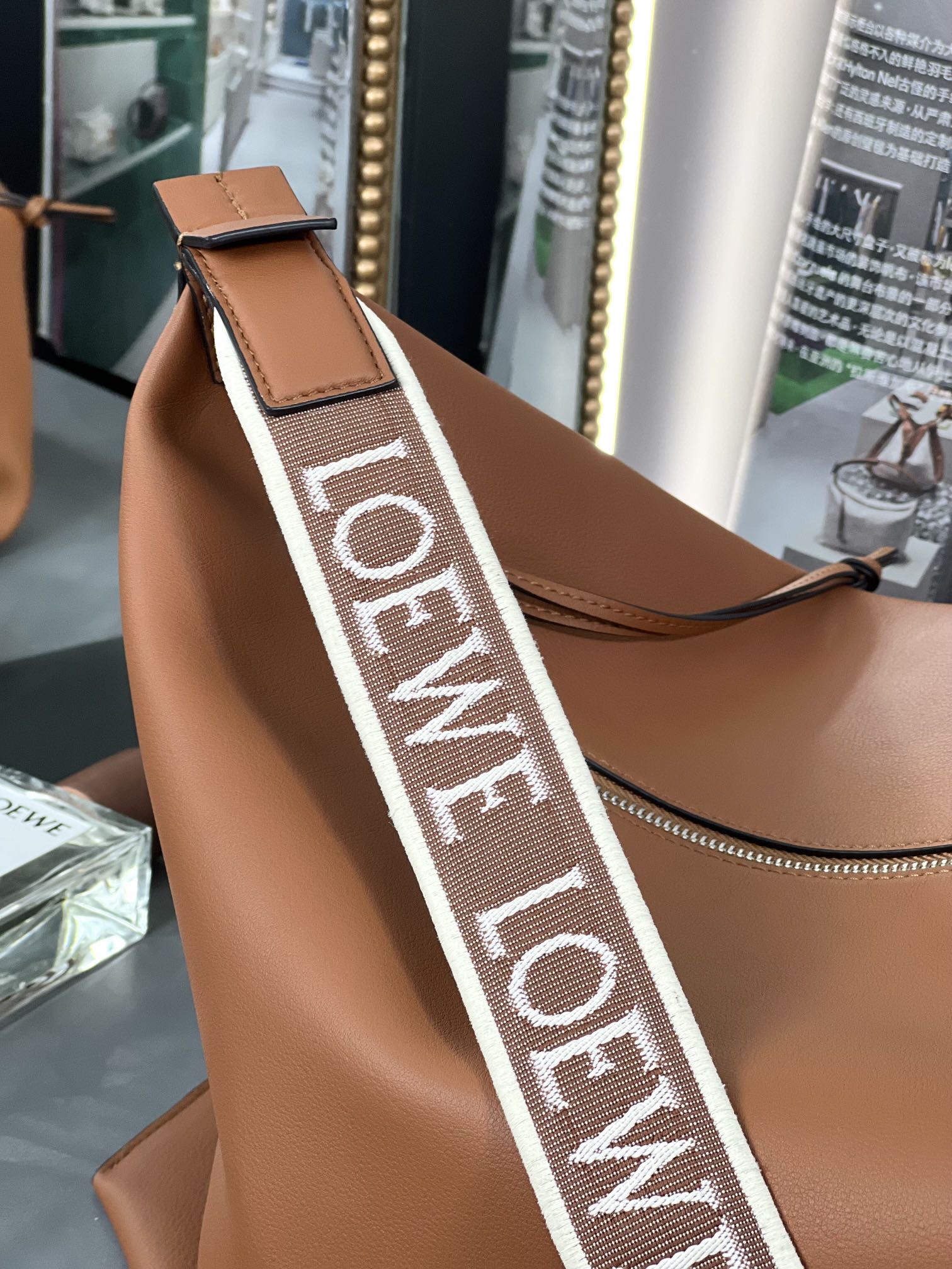 Handbags LOEWE  size:43-13.5-29 cm - vstockx