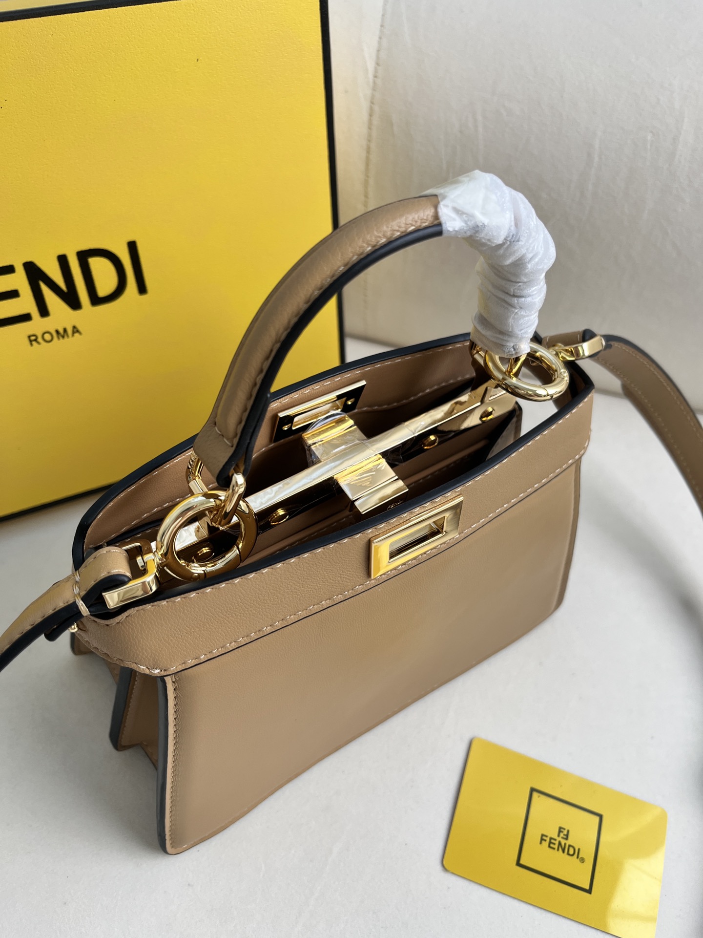 handbags FENDI 0228 size:20*15.5*11cm - vstockx