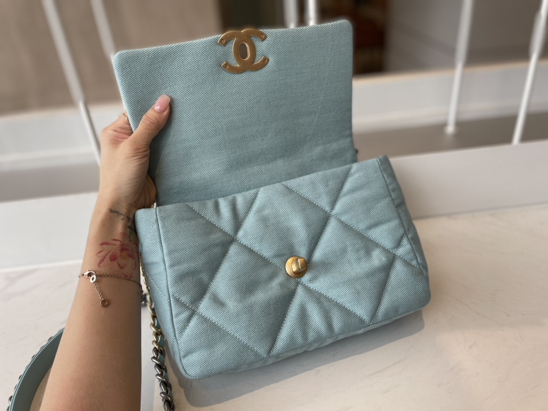 Handbag Chanel AS1160 size 26 cm - vstockx