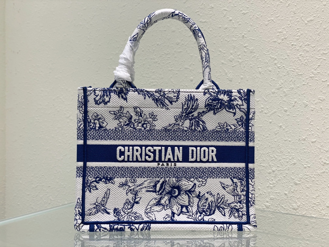 Handbags Dior Book Tote 8001 size:41 cm - vstockx