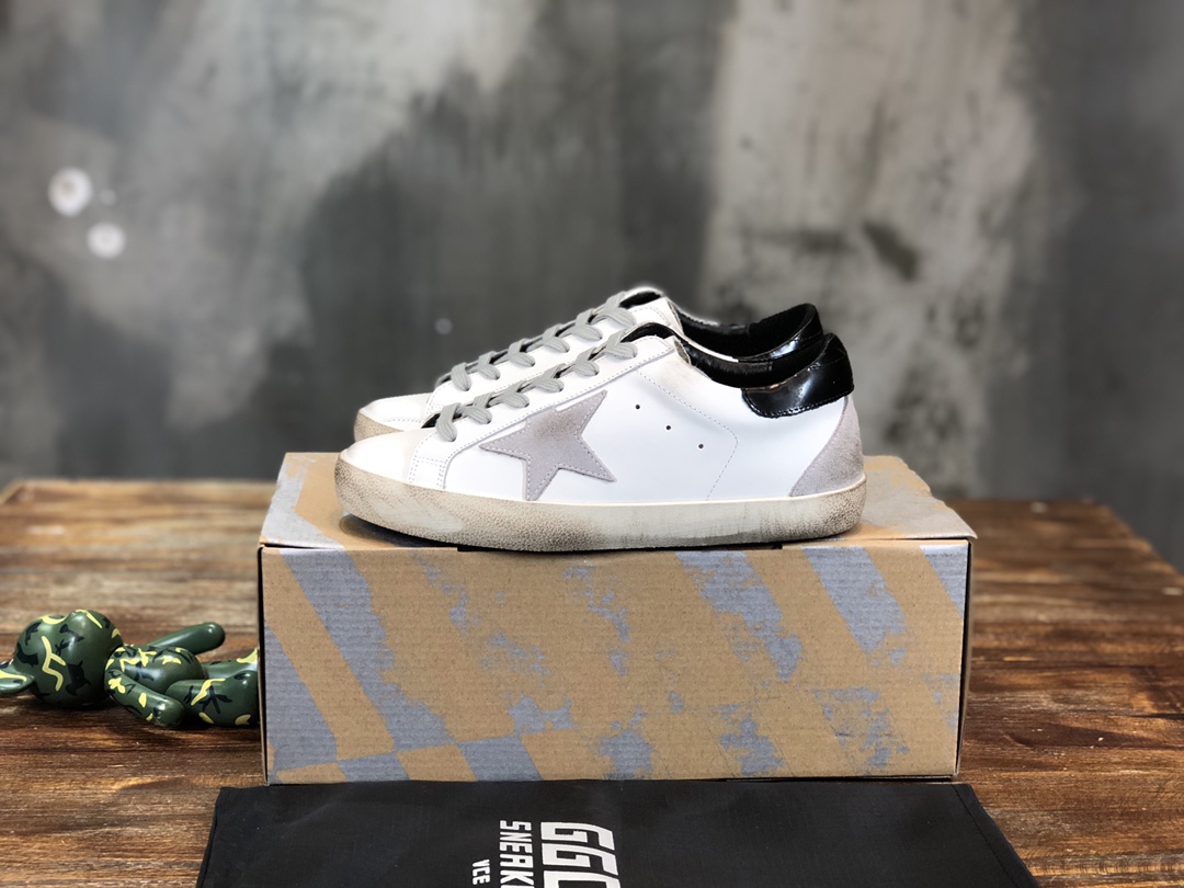 Golden Goose Superstar distressed-finish sneakers 3 - vstockx