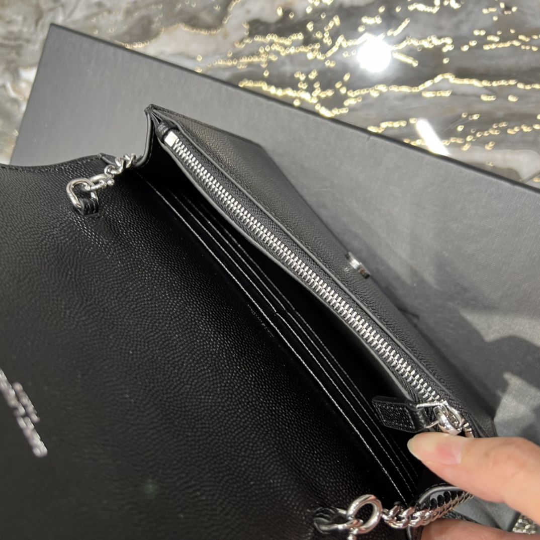 Handbags SAINT LAURENT 452159 size 19x12.5x4 cm - vstockx
