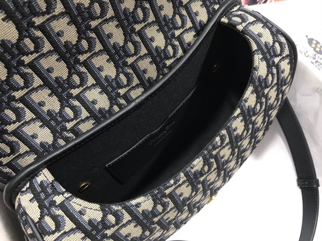 Handbag Dior M9319 size 22*17*6 - vstockx