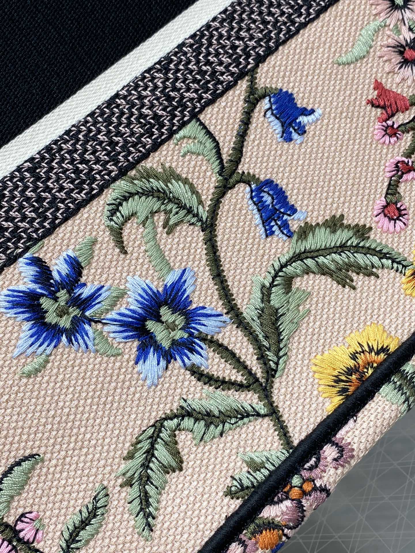 Handbag Dior size 36*18*28 cm - vstockx