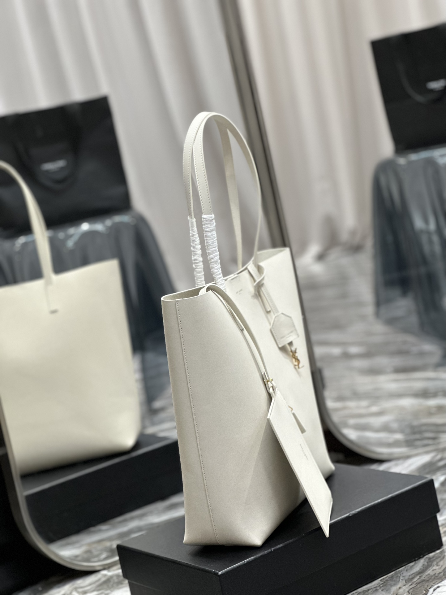Handbags SAINT LAURENT 600306 size 32.5  35  10.5 cm - vstockx