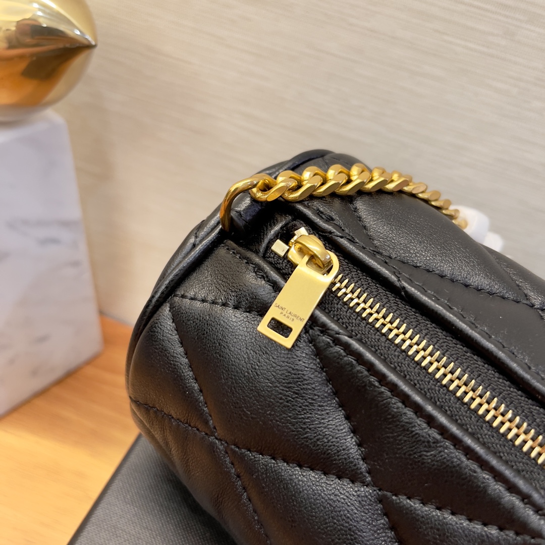 Handbags SAINT LAURENT 699703 size 20x10x10 cm - vstockx