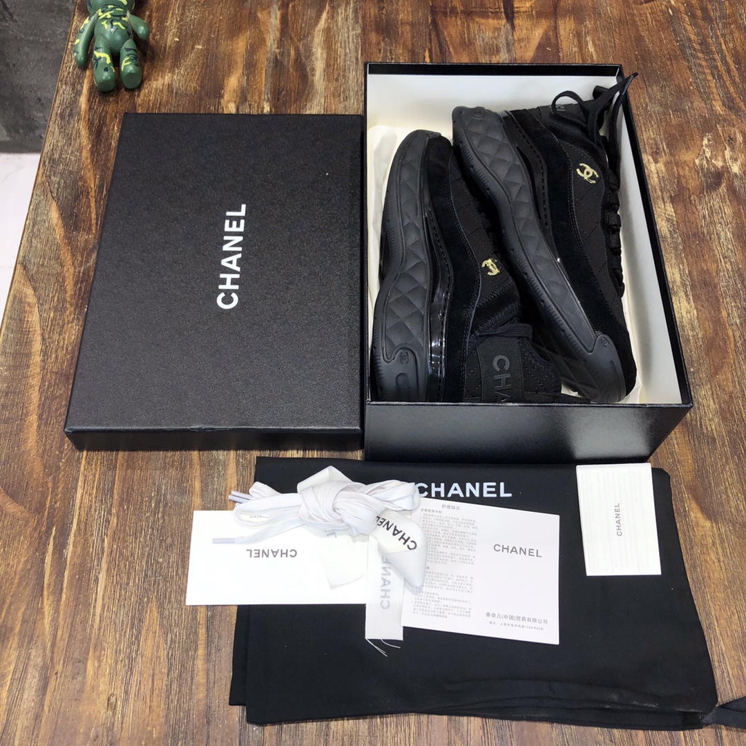 Chanel Fabric & Suede Calfskin Low Top Sneaker 10 - vstockx