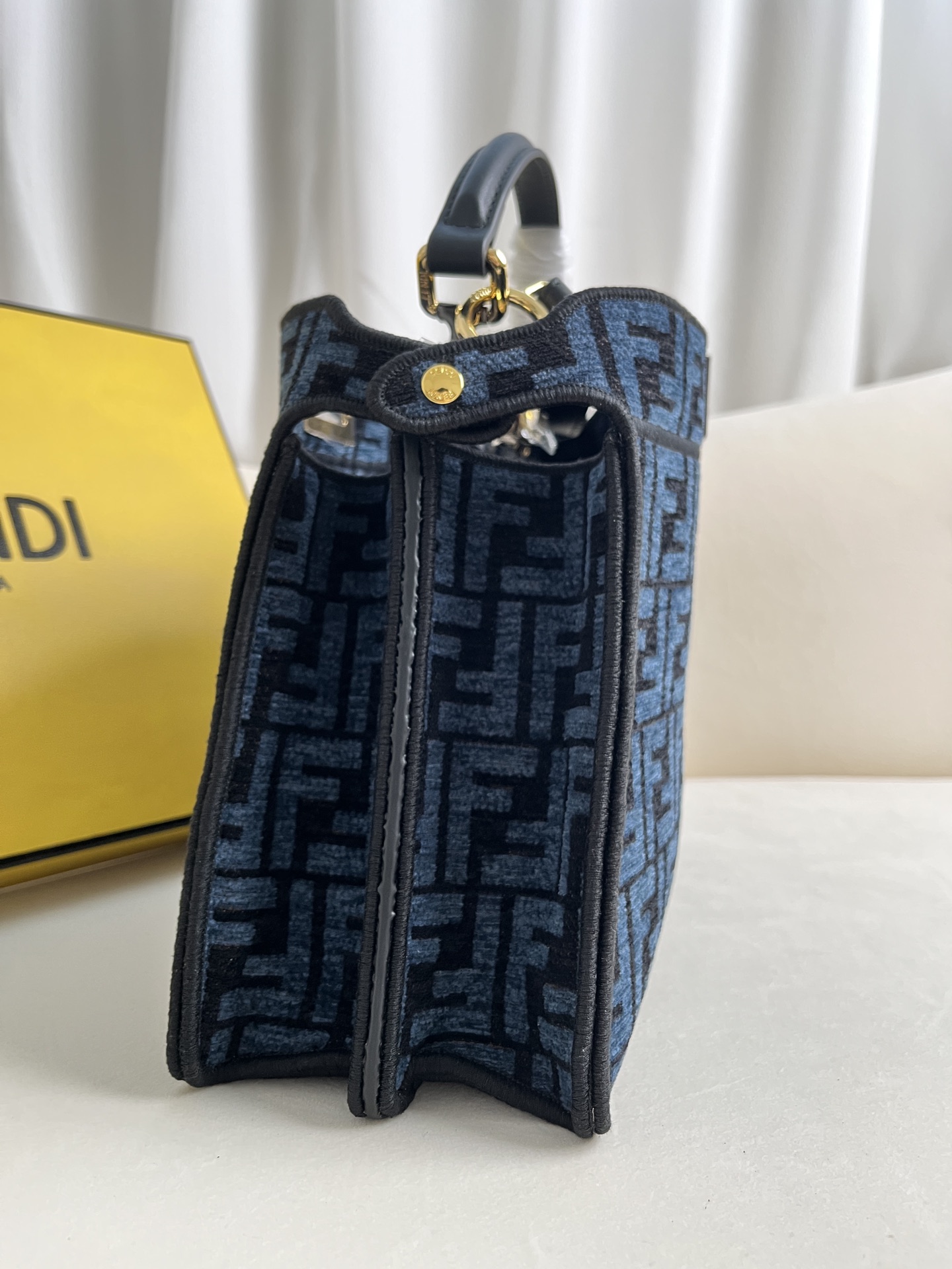 handbags FENDI 0229 size:27*21*11cm - vstockx