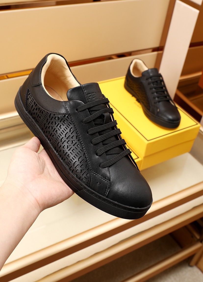 Fendi Low Top Sneakers 11 - vstockx