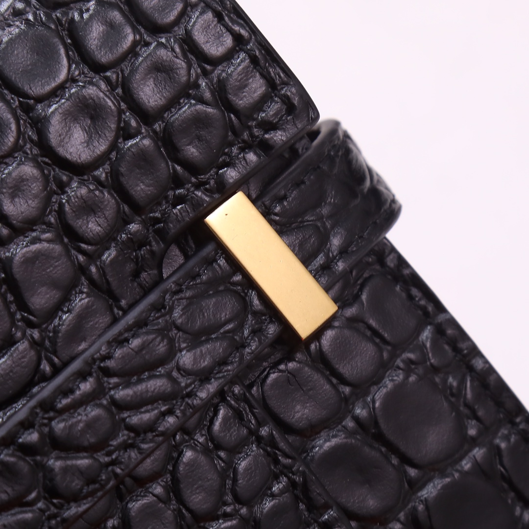 Handbags SAINT LAURENT 695949 size 31x14x3 cm - vstockx