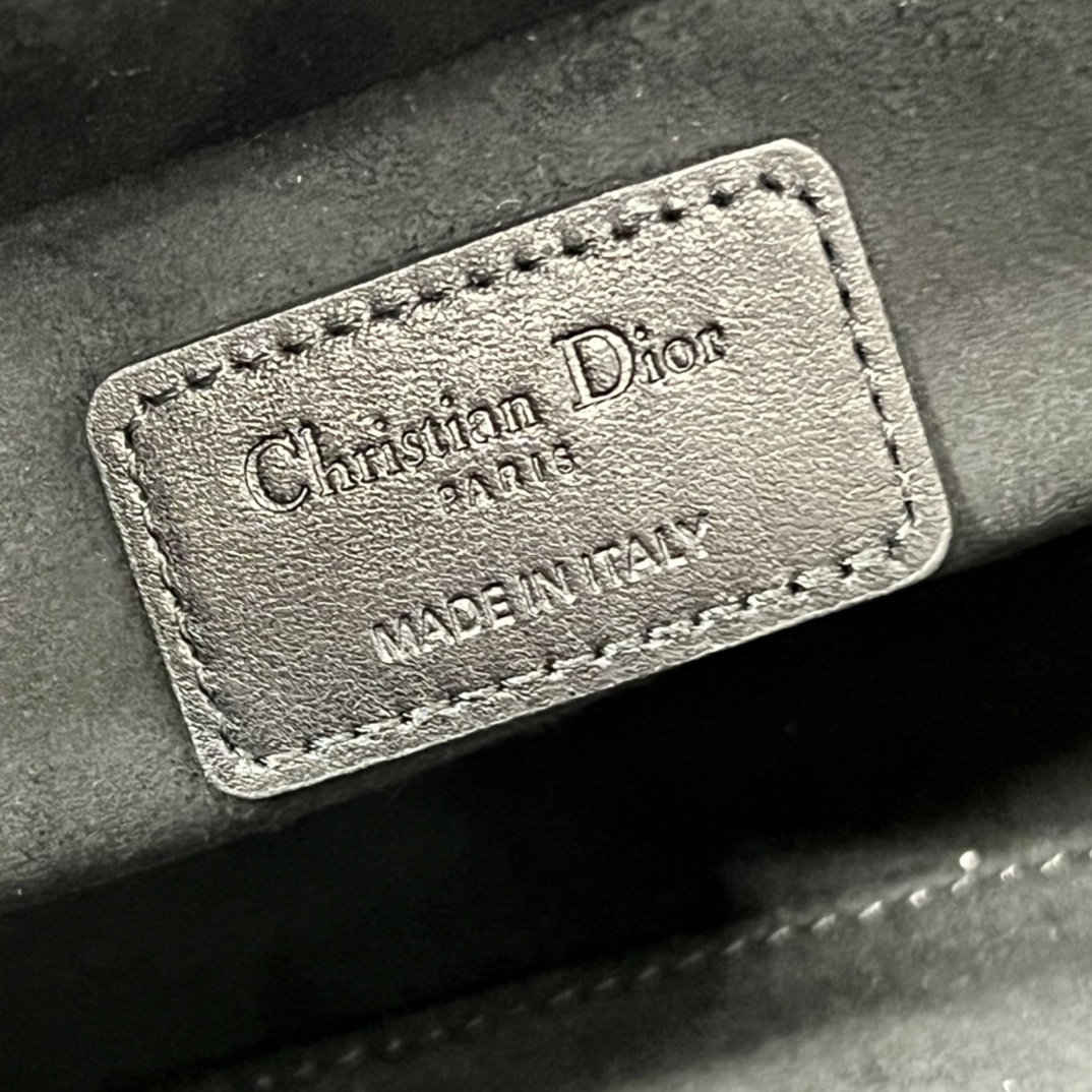 Handbag Dior 1188 size 30  36  15 cm - vstockx