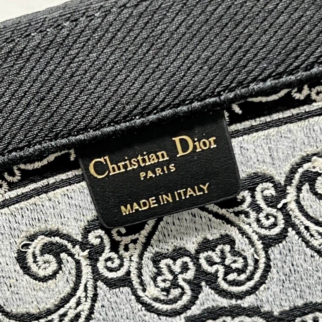 Handbag Dior 1286 size 42  35  18.5 cm - vstockx