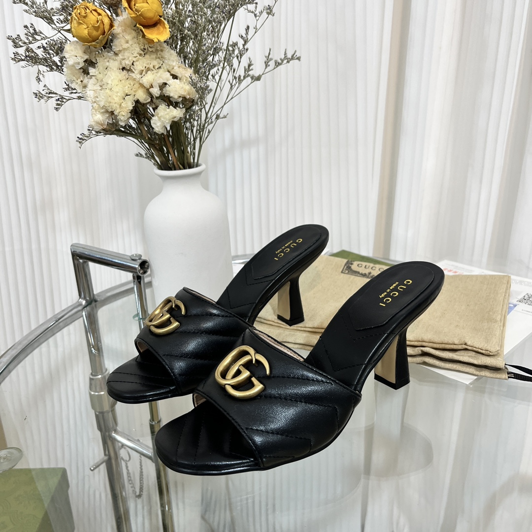 Gucci Women's Double G slide sandal WOMEN 7 - vstockx