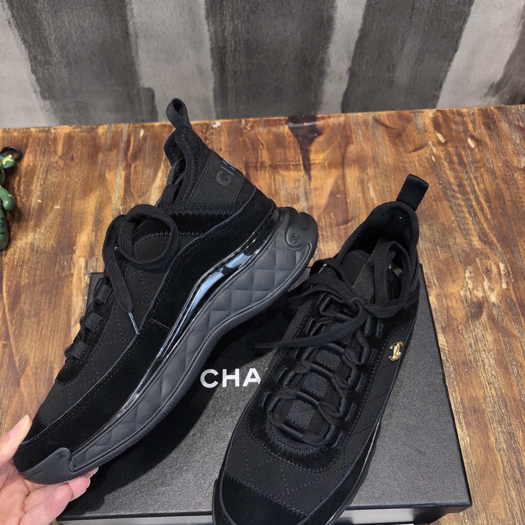 Chanel Fabric & Suede Calfskin Low Top Sneaker 10 - vstockx