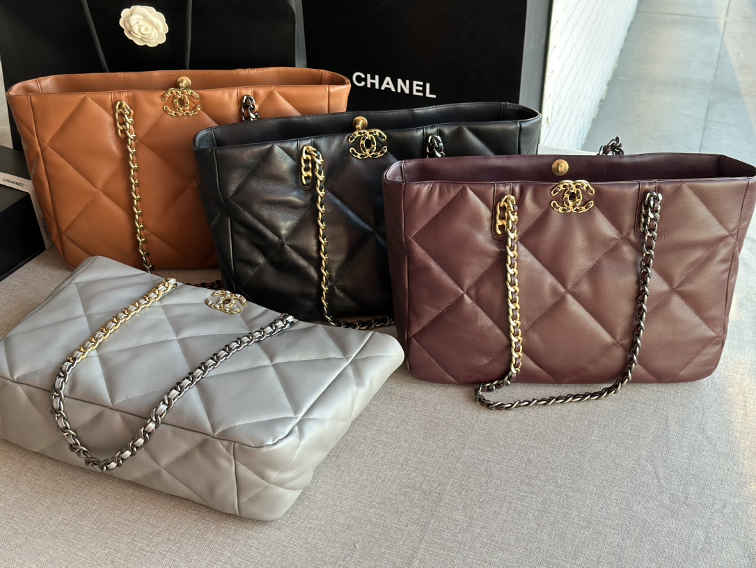 Handbag Chanel AS366 size 24 X41 X10 cm - vstockx