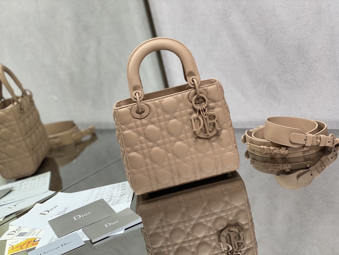 Handbag Dior size 20 cm - vstockx