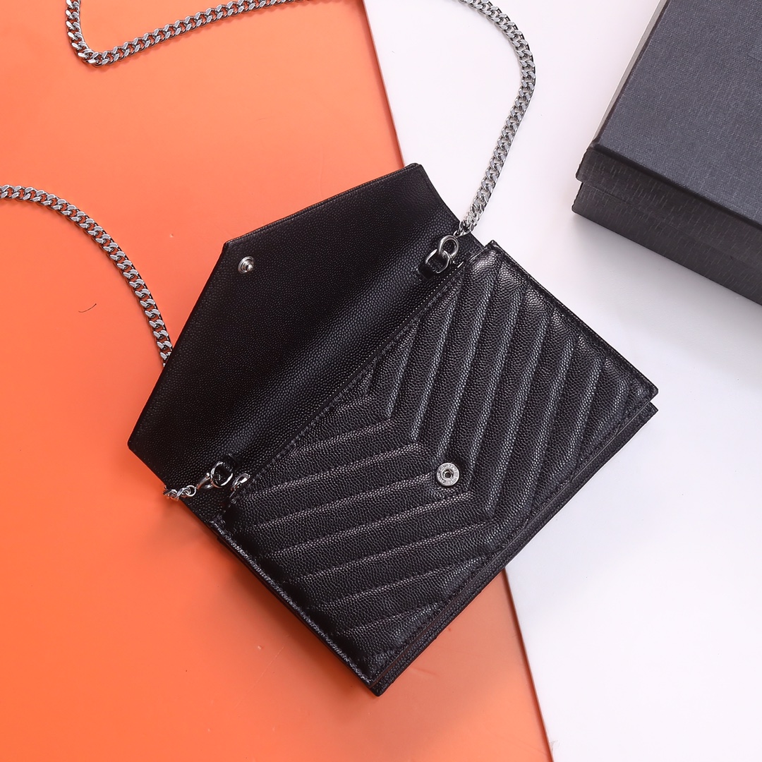 Handbags SAINT LAURENT 393953 size 19x11.5x4 cm - vstockx