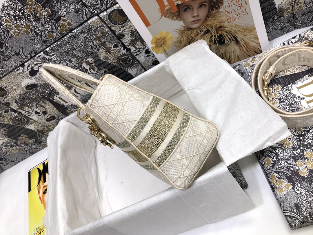 Handbag Dior M0565 size 24*20*11 cmm - vstockx