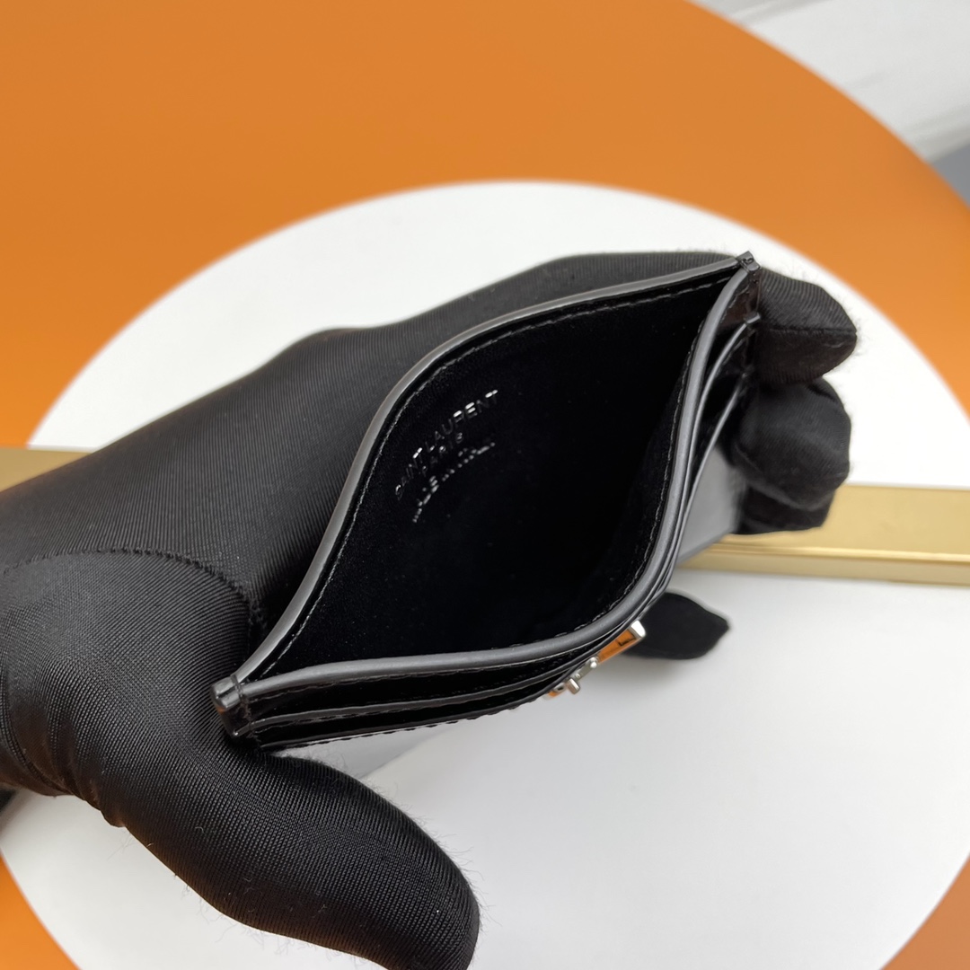 Handbags SAINT LAURENT 423291 size 10x7.5x0.5 cm - vstockx