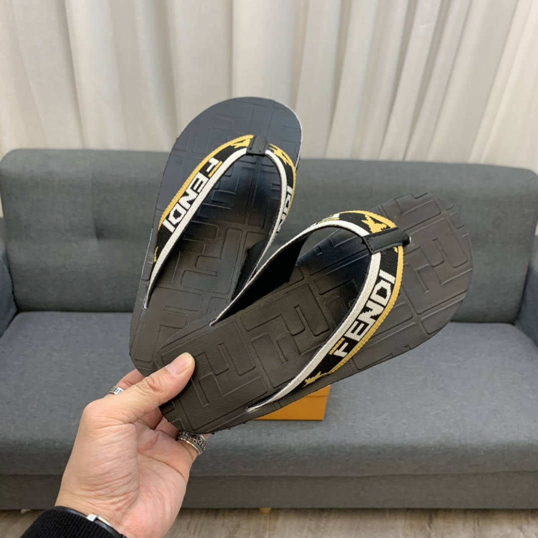 Fendi Slides 28 - vstockx