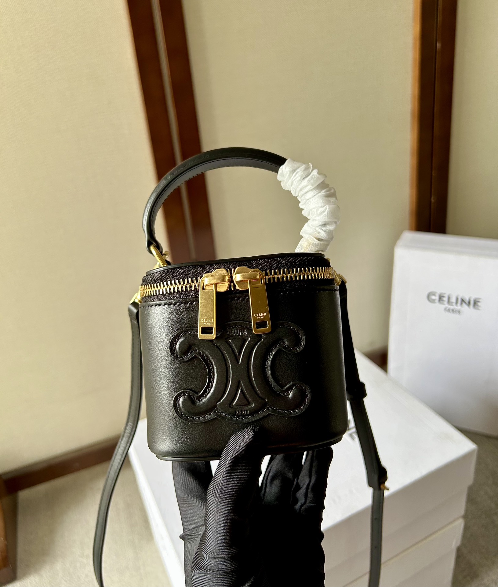 Handbags CELIN-E 110762 101762 size:9.5 X 8 X 9 cm - vstockx