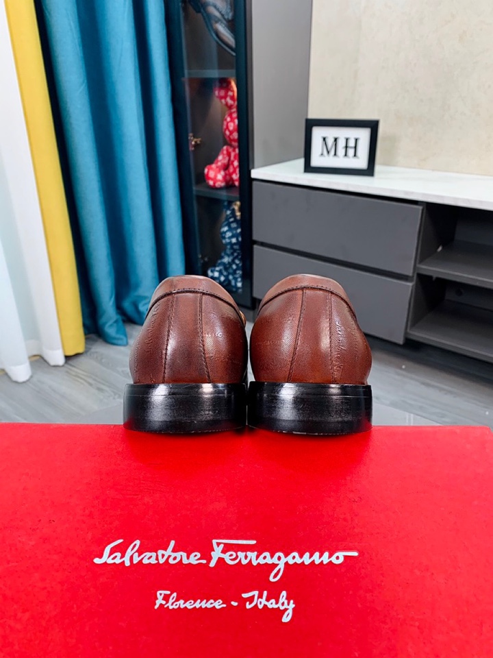 Salvatore Ferragamo Boots 26 - vstockx