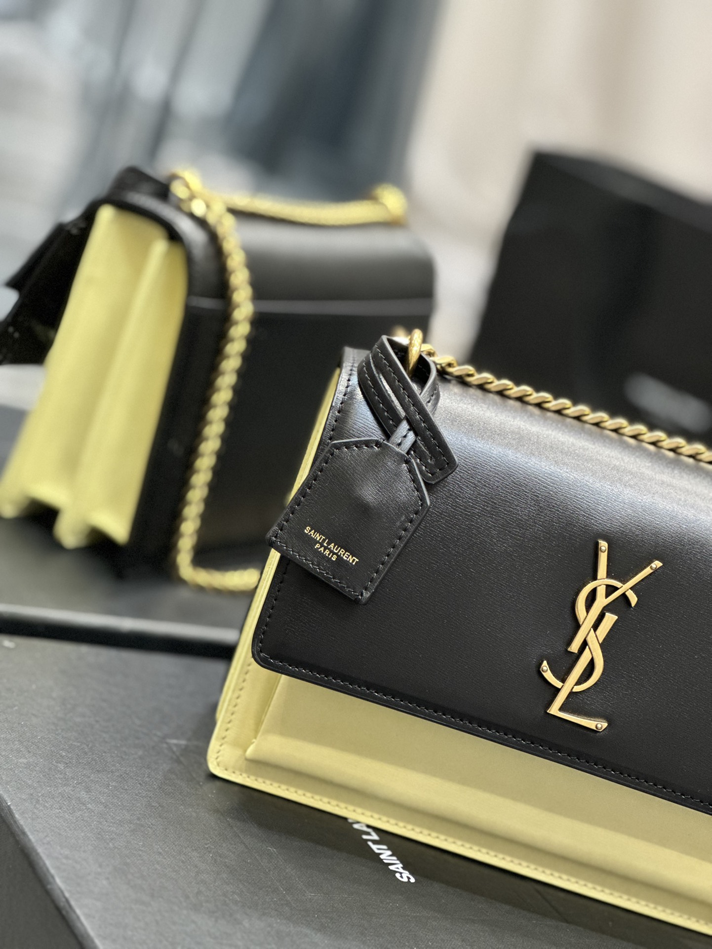 Handbags SAINT LAURENT 422906 size 22x8x16 cm - vstockx