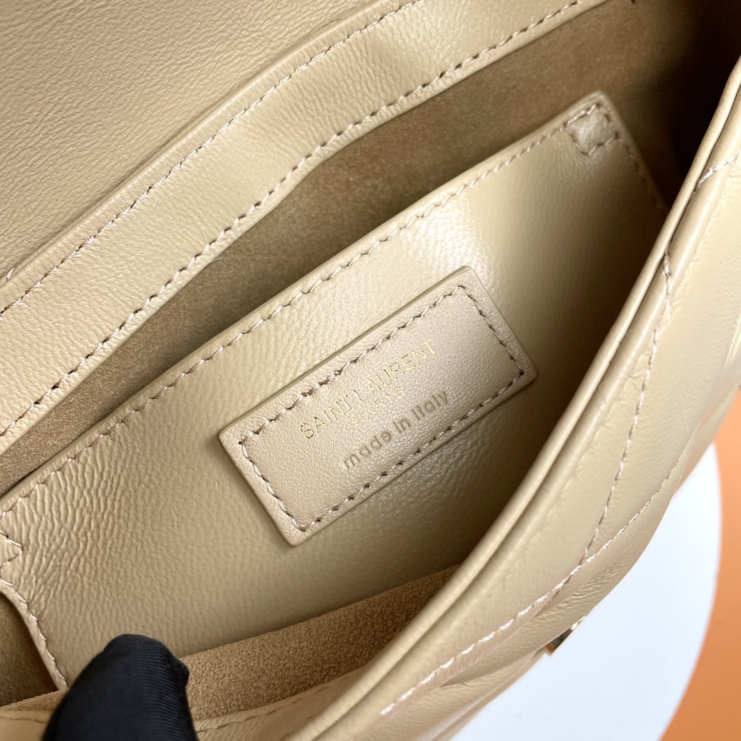 Handbags SAINT LAURENT 698567 size 24  18  5.5 cm - vstockx