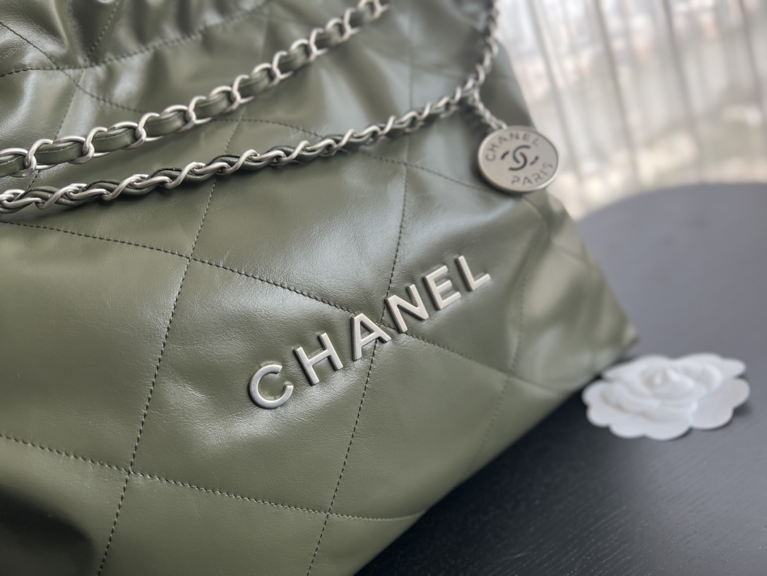 Handbag Chanel size 39cmx42cmx8 cm - vstockx