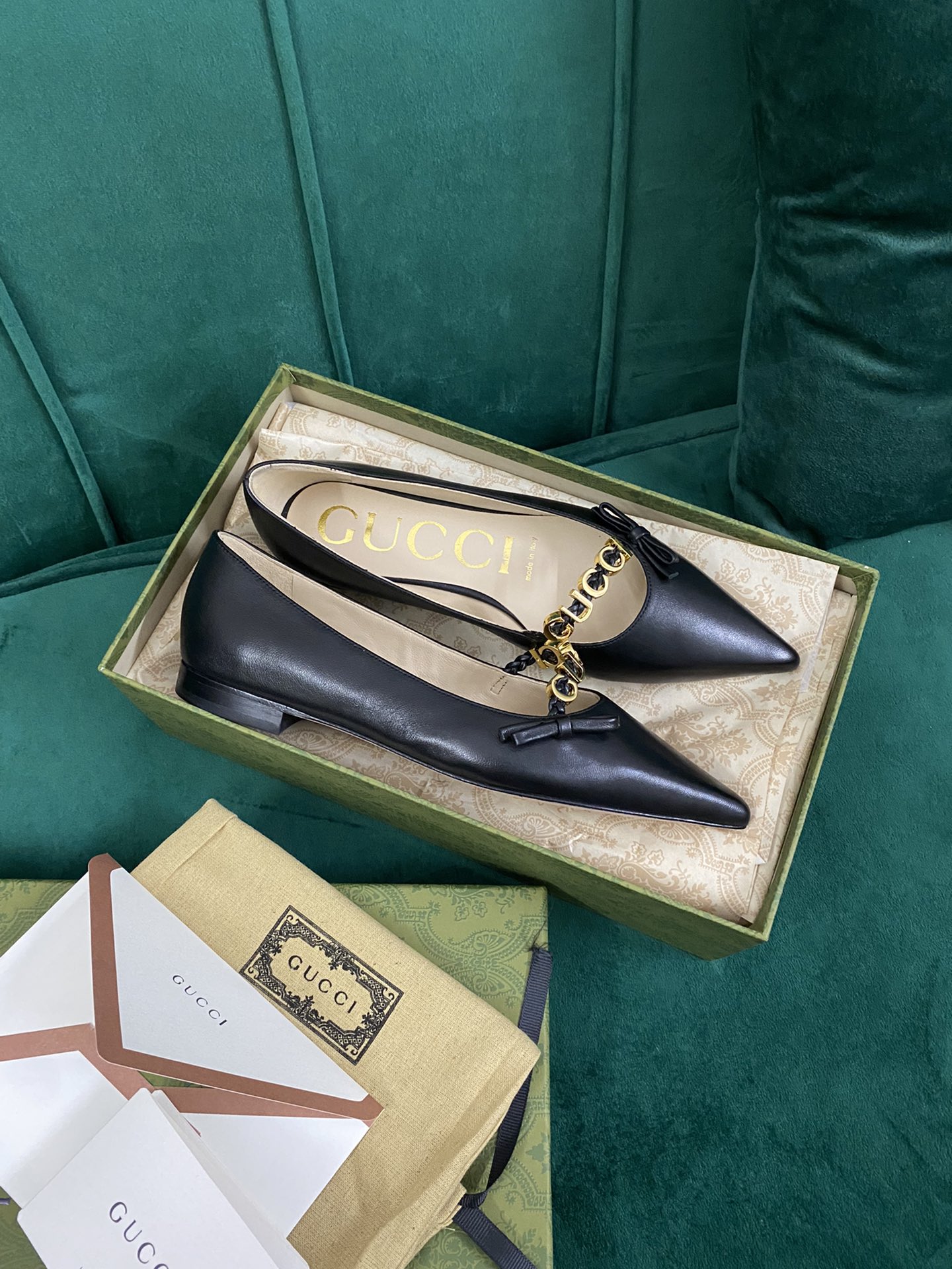 Gucci Women's pump with 'GUCCI' Women 10 - vstockx