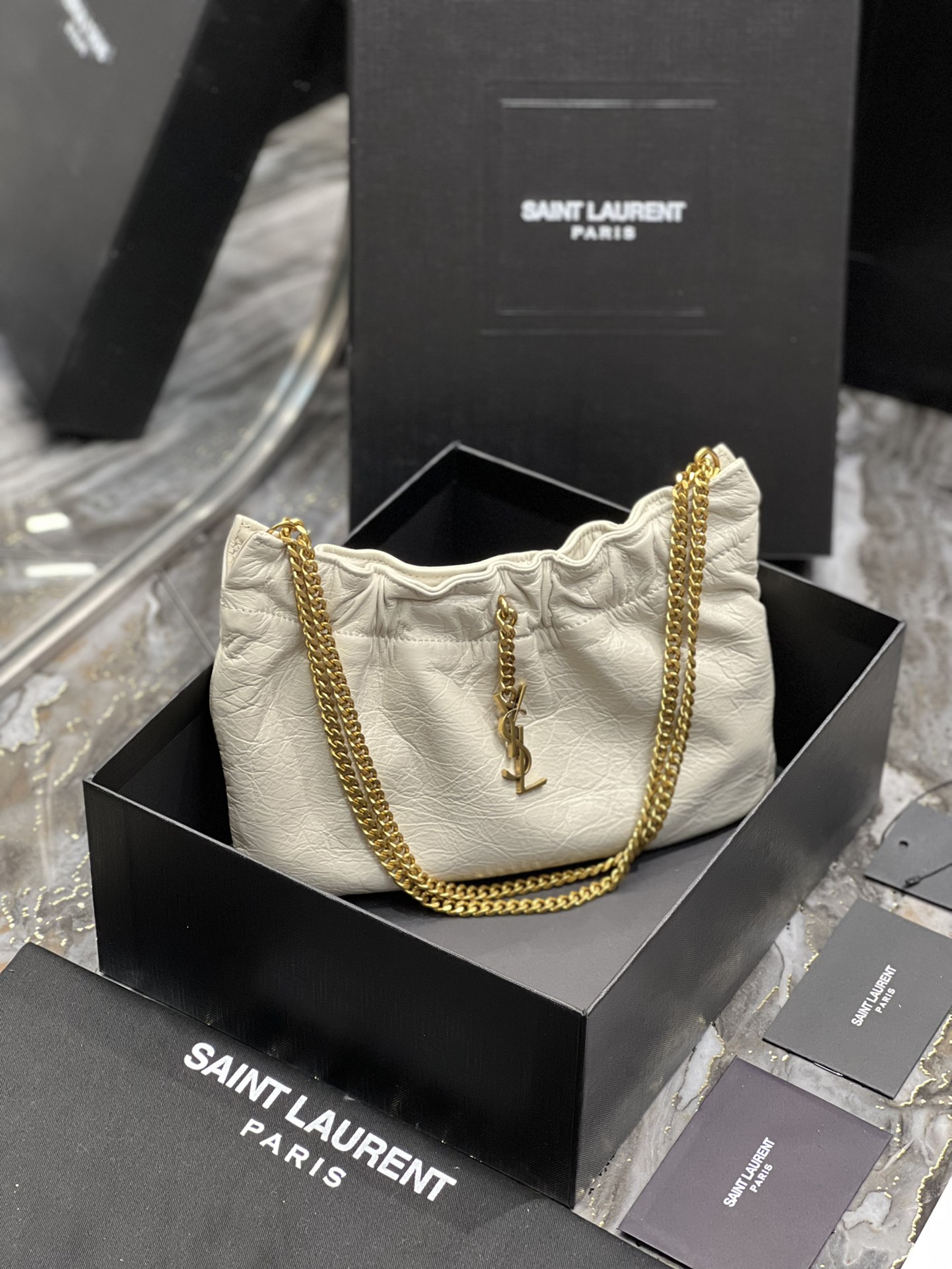 Handbags SAINT LAURENT 681632 size 24x14x4 cm - vstockx