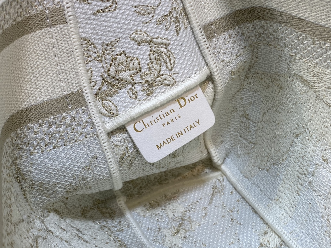 Handbag Dior size 23*15*8 cm - vstockx