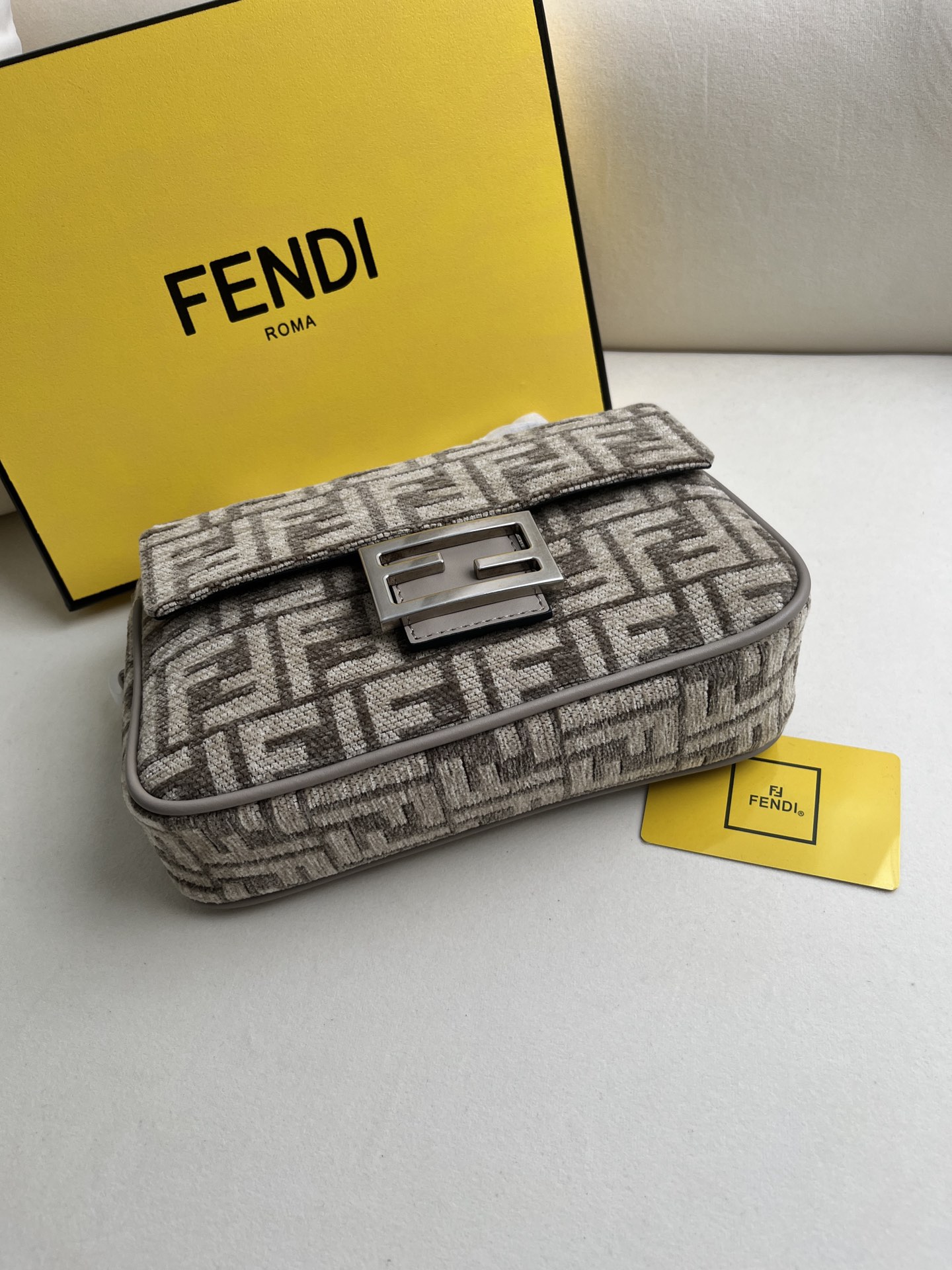handbags FENDI 232 size:24*14*7cm - vstockx