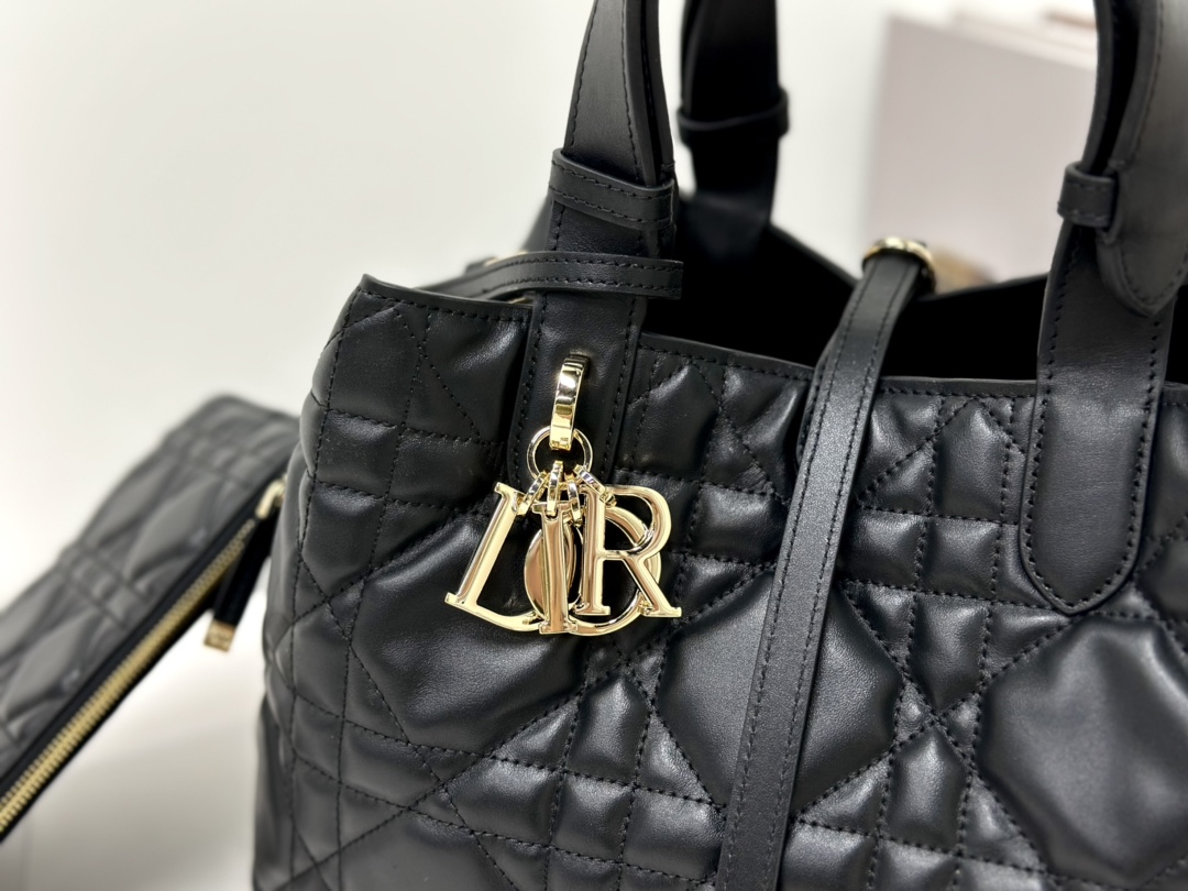 Handbags Dior 6231 size:28x21x19 cm - vstockx
