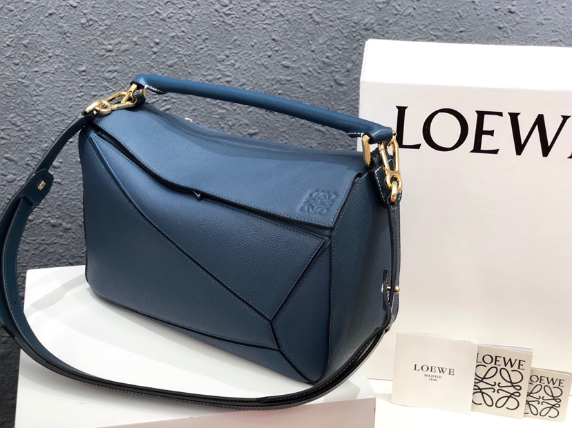 Handbags LOEWE Ykk size:29x18x12 cm - vstockx