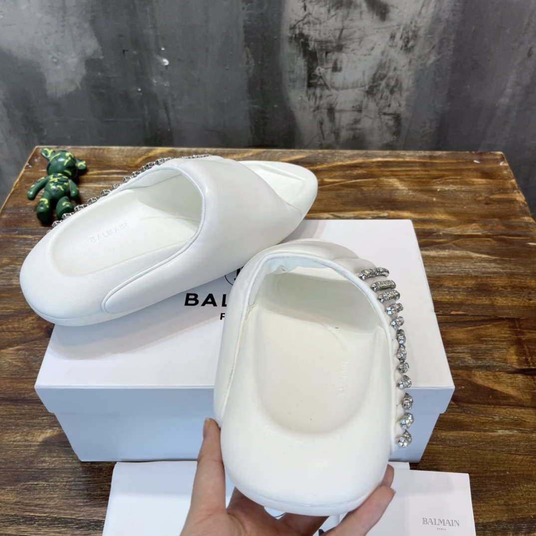 Balmain Quilted leather B-IT mules 8 - vstockx